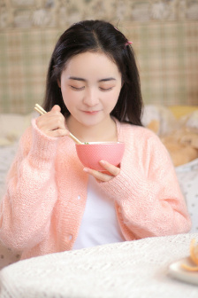 俄罗斯女人与公拘交酡视频